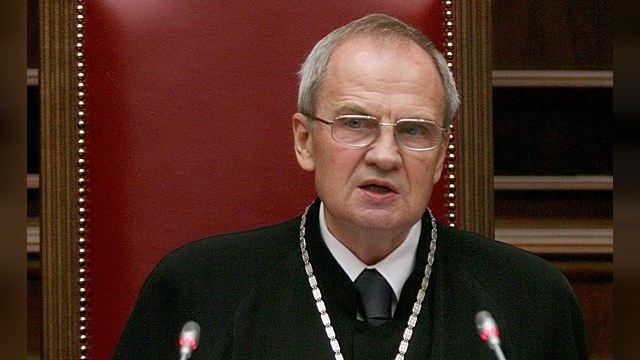 Девятый канал: Главный судья РФ «оправдал» крепостное право