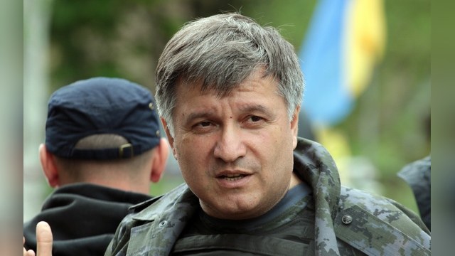 Глава МВД Украины призвал радикалов прекратить самосуд на улицах