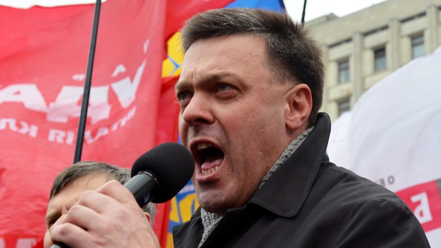 Les Crises: Лех Валенса наградил неонациста за «стабильность» на Украине