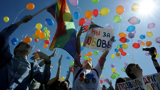 Haaretz: Мытарства на Западе не отпугивают геев от выезда из России