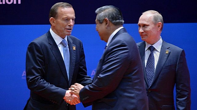 Австралийскому сатирику стало стыдно за «тупое позерство» Эббота перед Путиным