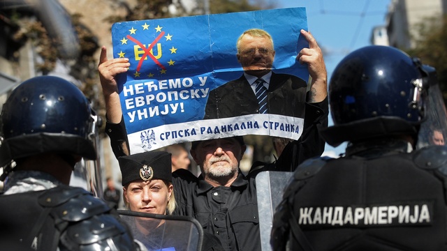 В ЕС забеспокоились, что Путин отберет у них Сербию