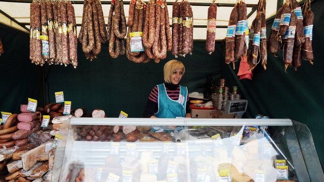 Bloomberg: Санкции «укорачивают» россиянам колбасу
