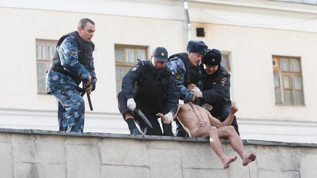 Художник Павленский отрезал мочку уха, протестуя против карательной психиатрии
