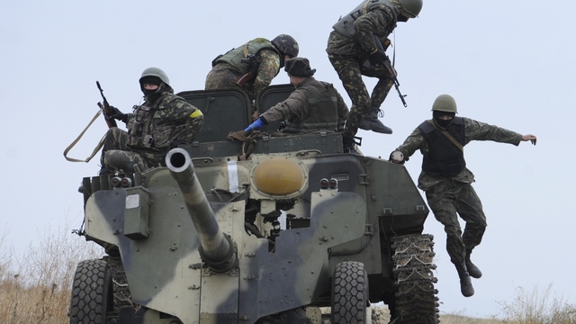 Советник Порошенко: Перемирие нужно Украине для изготовления оружия