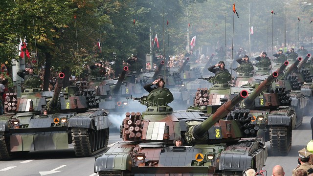Contra Magazin: Польша перенаправляет военные силы на восток