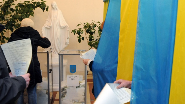 Почему восток Украины не хочет победы партий Майдана?