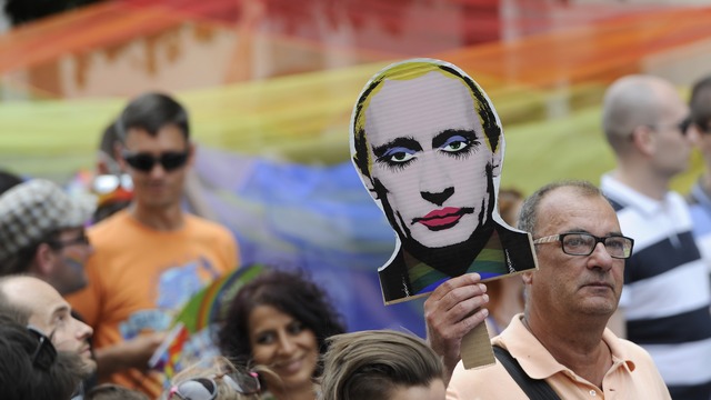 Главный ЛГБТ-журнал назвал Путина «человеком года»