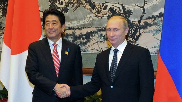 Bloomberg: Россия и Япония намерены вернуться к обсуждению мирного договора