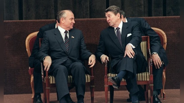 Telegraph: Запад покончит с Россией в стиле Рейгана