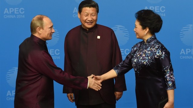 Цензоры не дали китайцам оценить галантность Путина