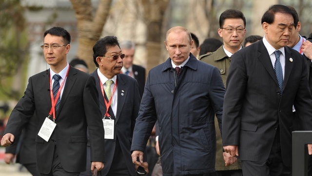 Nikkei: Путин на АТЭС «выводил Россию из окружения»
