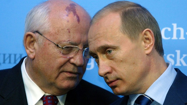 Комментарий: Защищая Путина, Горбачев поступается принципами
