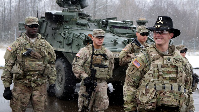 США решили оставить войска в Прибалтике и Польше еще на год