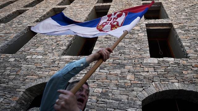 HuffPost: Приглашение в Евросоюз поможет сербам забыть о России