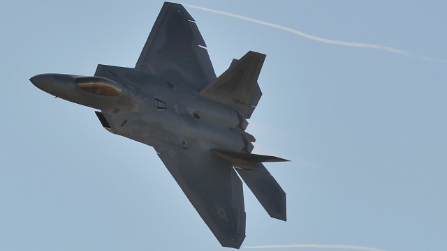 Daily Beast: «Невидимый» F-22 пасует перед российскими технологиями
