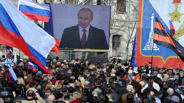 Bloomberg: «Денежная подушка» не уберегла Россию от расплаты за Крым