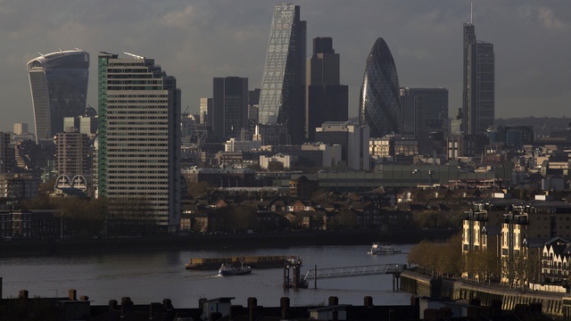 Financial Times: Богатые россияне бегут от кризиса в Лондон 