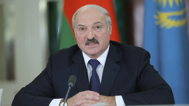 WSJ: Кризис в России дал Лукашенко повод закрутить гайки в Белоруссии