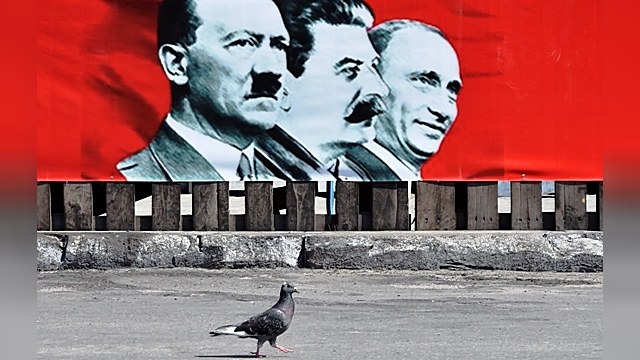 «Голос Америки» обвинил Путина в популярности Сталина 
