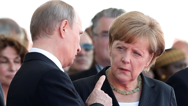 FT: Путин шокировал Меркель идеей сделать из Донбасса украинскую Чечню