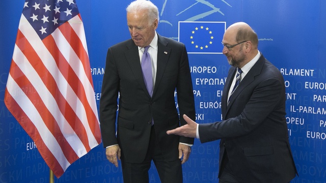 Глава Европарламента «подвинул» США на Украине под аплодисменты немцев