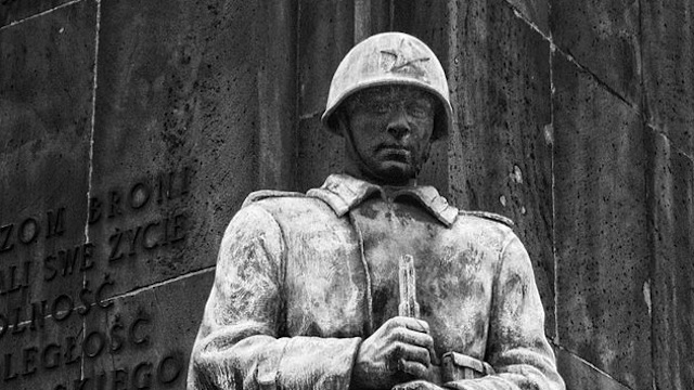 Gazeta Wyborcza: Власти Варшавы отказались возвращать памятник освободителям