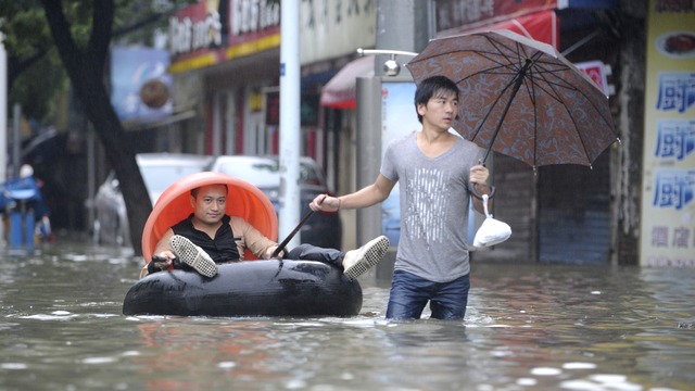 Китайские метеорологи свалили вину за неточные прогнозы на слабый рубль