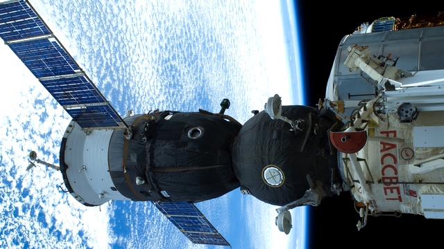 Guardian: Россия поддержит МКС, а потом пойдет своим путем – на Луну 