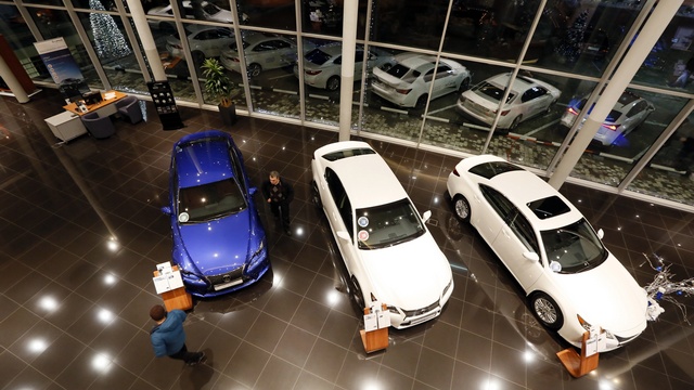 Financial Times: В России резко падают продажи легковых автомобилей