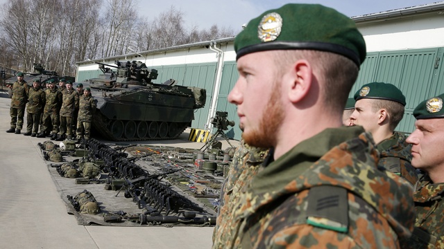 Spiegel: Немецкая армия едет в Польшу с палками вместо пулеметов