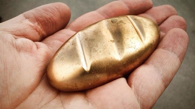 Time: Кража золотого батона - символ непобежденной украинской коррупции