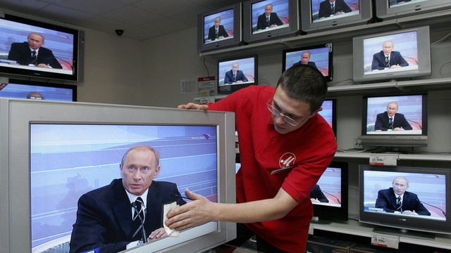 В Европе задумались, как  раскрыть глаза россиянам на Путина