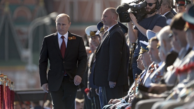 Le Temps: Как поздравить россиян с Днем Победы и не польстить Путину?