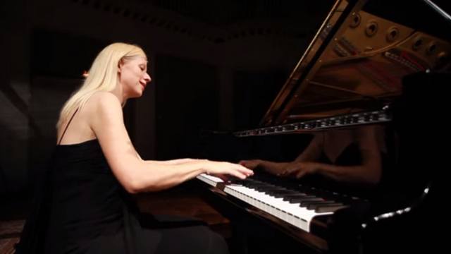 Канадский оркестр отказался от пианистки за «антиукраинские» взгляды