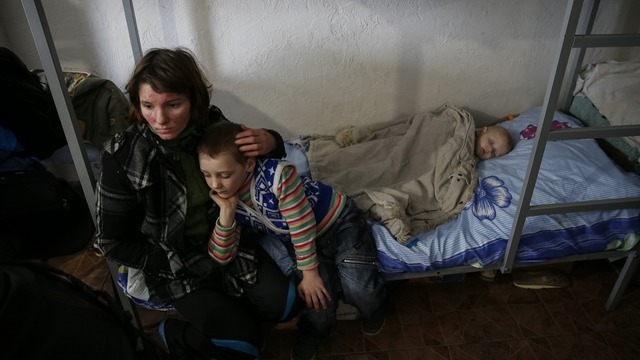 Independent: Киевская бюрократия «душит» украинских беженцев