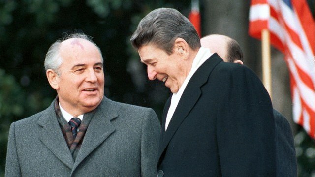 Daily Express: Рейган предлагал Горбачеву вместе бороться с пришельцами