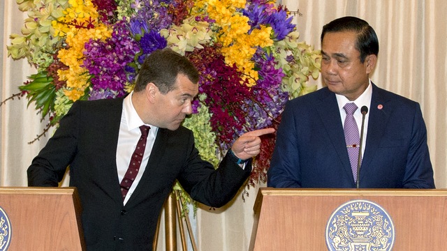 Japan Times: Визит Медведева позволил Таиланду перевести дух от санкций