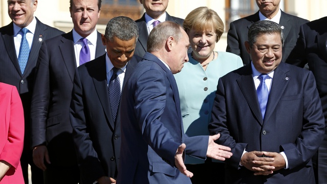 Hill: Путину и Обаме стоит взять уроки популярности у Меркель
