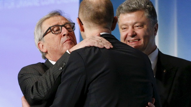 Яценюк пообещал, что через 10 лет Порошенко возглавит Евросоюз