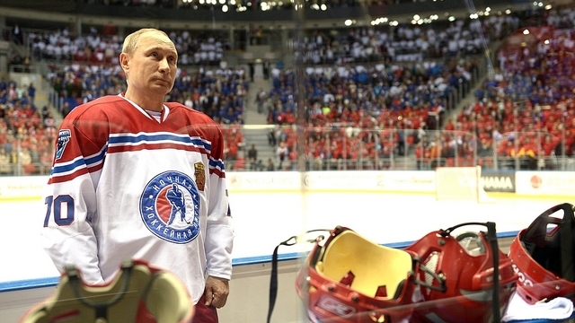 Пользователи Twitter: Хоккеист Путин спас бы сборную от разгрома