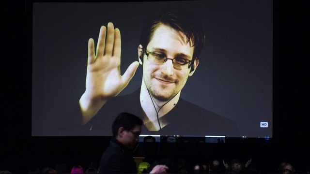 Fortune: Сноуден кусает руку России, которая его приютила