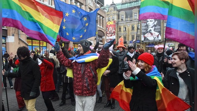 Корреспондент: Гей-парад в Киеве не продлился и полчаса