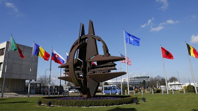 НАТО: Отношения между Россией и альянсом - замороженное партнерство
