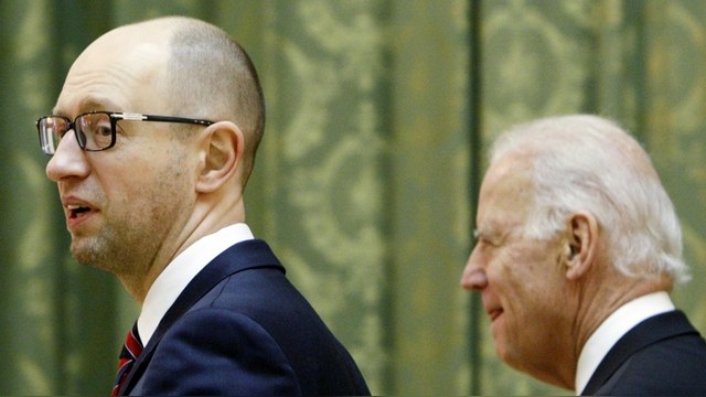CM: Киевские олигархи выставили Украину на «летнюю распродажу»