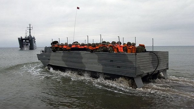 На учениях НАТО польская амфибия не дотянула 20 метров до берега