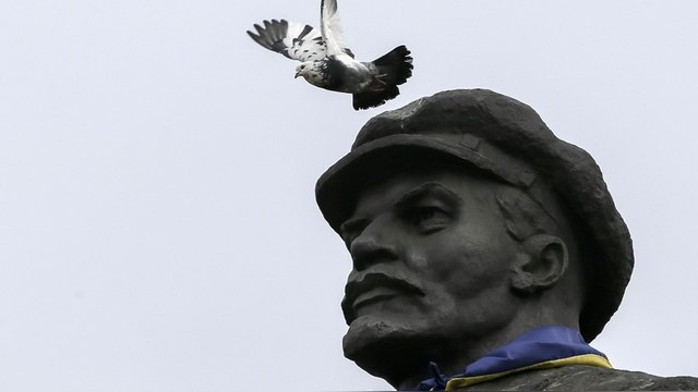 Le Temps: В Славянске снесенный памятник Ленину пустят с молотка