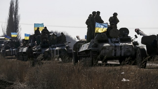 Число украинских военных в зоне конфликта увеличено до 60 тысяч