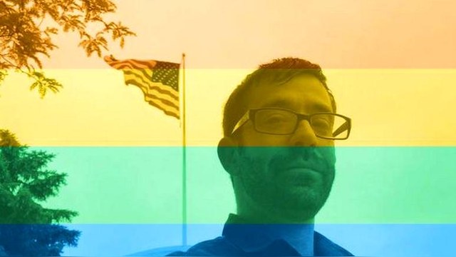 Independent: На ЛГБТ-радугу американские патриоты ответили звездами