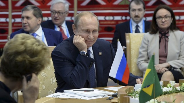 ABC.es: БРИКС и ШОС для Путина - способ показать, что у России много друзей
